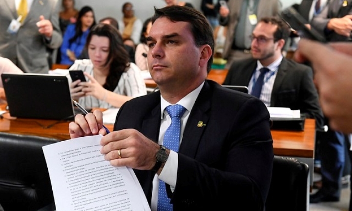 Intercept Brasil: candidatura de Fl�vio � �fuma�a� para esconder real inten��o da fam�lia Bolsonaro