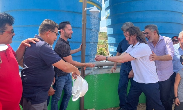 Mogeiro recebe mais de R$ 26 milh�es em obras e a��es indicadas e articuladas por Veneziano