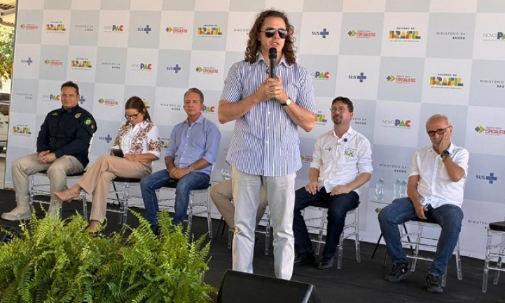 Minist�rio da Sa�de entrega ambul�ncias do SAMU reivindicadas por Veneziano para cidades da Para�ba