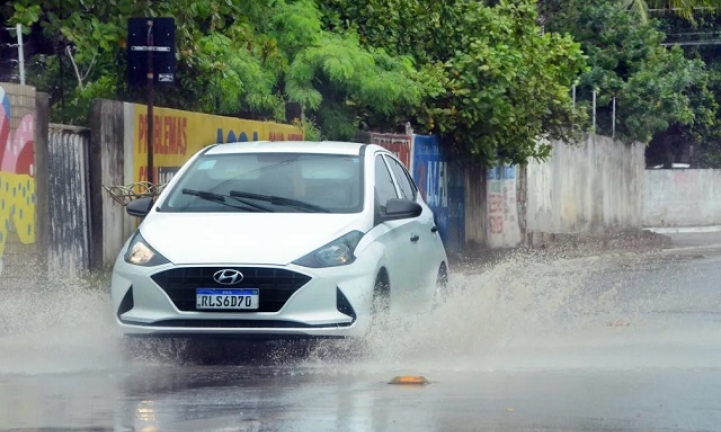 Jo�o Pessoa registra m�dia de 29,8 mm de chuvas em 24 horas e Defesa Civil segue em estado de aten��o