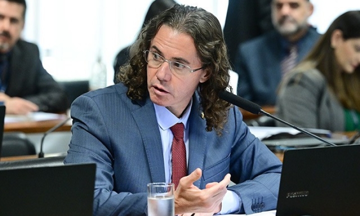 Veneziano � favor�vel � PEC da jornada de trabalho 5x2, com redu��o para 36 horas semanais