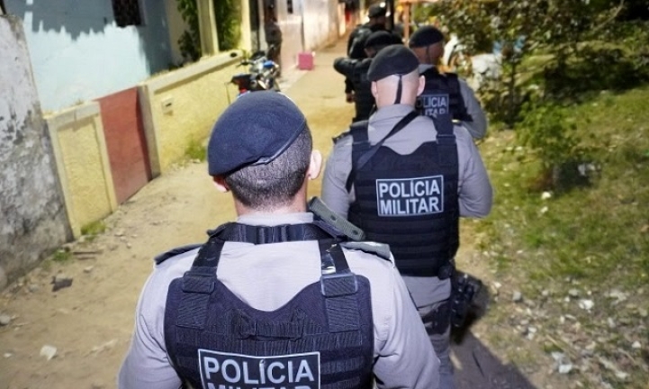 Homem � preso na casa da namorada ap�s fraturar parte do rosto da ex com mais de dez socos