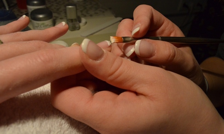 Risco de cncer: Anvisa probe duas substncias utilizadas em produtos para unhas