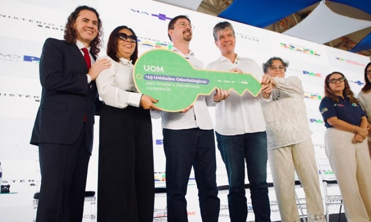 Prefeitos agradecem articula��o de Veneziano pelos 118 ve�culos para assist�ncia � sa�de na Para�ba