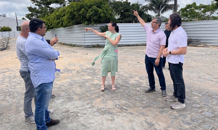 Come�a a constru��o do Complexo Esportivo da UFCG, obra com recursos articulados por Veneziano