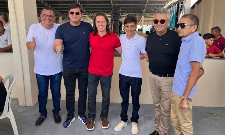 Veneziano faz reuni�o em Paulista e prestigia anivers�rio do ex-prefeito Pedro Caetano em Bom Sucesso