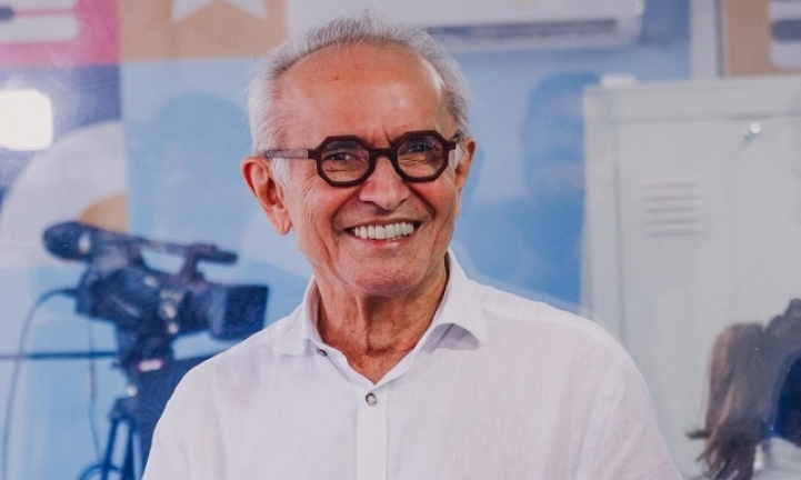 C�cero anuncia aumento linear de 10% para todos os servidores municipais de Jo�o Pesoa a partir de fevereiro 