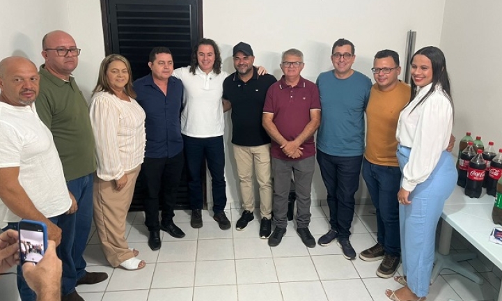 C�cero recebe apoio � sua pr�-candidatura ao Governo da Para�ba do prefeito L�o Martins, de Sobrado