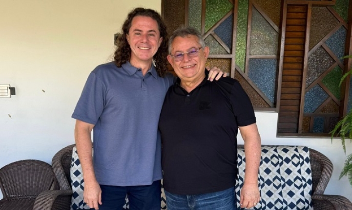 Veneziano recebe apoio � sua reelei��o ao Senado do vereador de Campina Grande Pimentel Filho