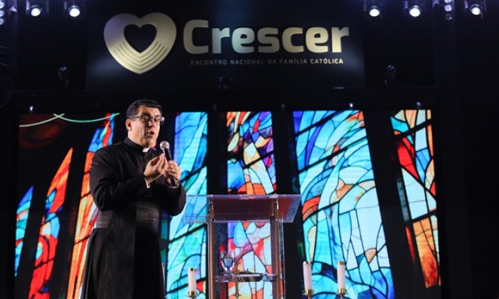 Padre Chrystian Shankar � presen�a confirmada no CRESCER 2026, em Campina Grande